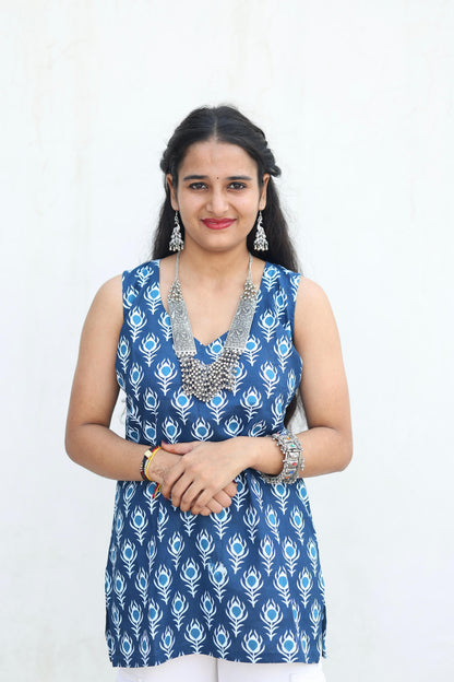 Mayura sleeveless kurti