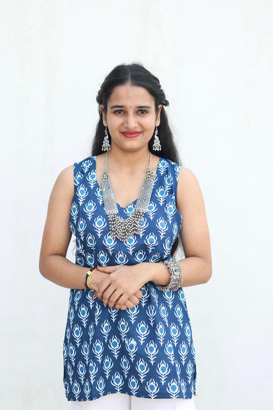 Mayura sleeveless kurti